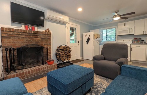 Bergton Cabin | Serenity Haven - dog-friendly cabin with grill, hot tub, firepit