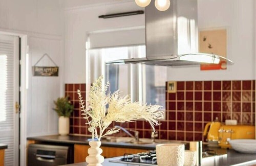 Bedford Park House | Captivating Vista Retreat Exquisite Holiday Haven
