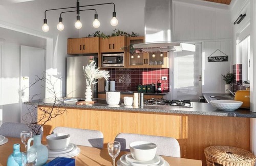 Bedford Park House | Captivating Vista Retreat Exquisite Holiday Haven