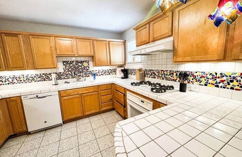 Terrell Heights House | Charming 3-Bedroom Getaway | Sleeps 6 | Cozy