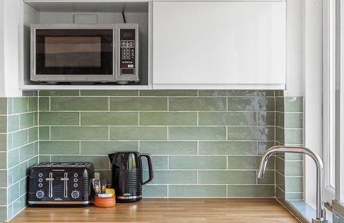 Bassendean House | Family-friendly stay featuring spacious lawn
