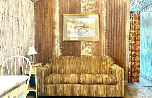 Llano Cabin | Lawrence's Llano River Tiny Haus #2