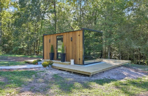 Myra House | Mirror House in the North Texas Hill Country