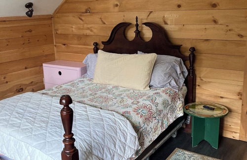 Moscow Other | Charming and convenient, private unit in original farmhouse in Waterbury Center.