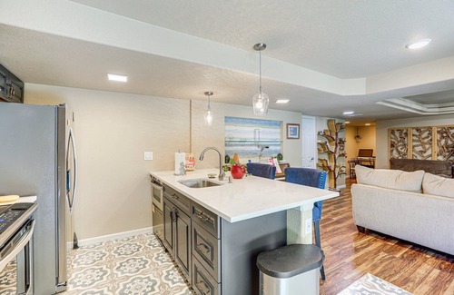 Aurora Apartment | Charming retreat in Aurora - Welcome to the Coop on Nassau.