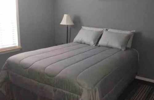 Eagle Pass Apartment | Charming 2-bedroom apartment in wonderful Eagle Pass with AC