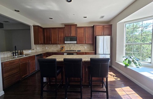 Lewisville House | Renovated 4BR, 6 Bed, 3.5 Bath Near DFW Airport