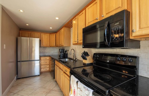 Primos Secane House | Yard, Deck, Game Room, Library & Pet Friendly! - 3 bedrooms available