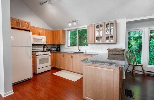 Bala Cottage | Muskoka-Waterfront, Beach, Sauna, Slide, Firepit