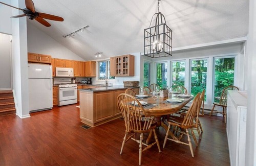 Bala Cottage | Muskoka-Waterfront, Beach, Sauna, Slide, Firepit