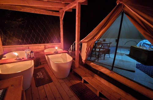 Mount Vision RV Rental | NEW! Site 3 at Coyote Hollow Park with private soaking tubs
