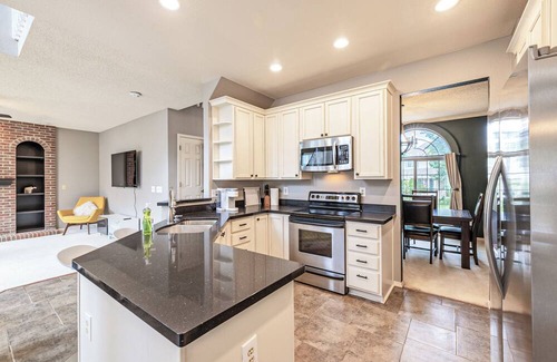 Centennial House | Spacious & Quiet 4BR Home in Centennial