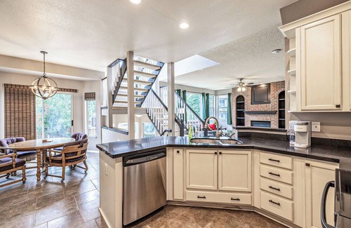 Centennial House | Spacious & Quiet 4BR Home in Centennial