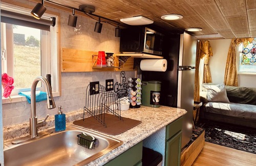 Battle Ground House | Tiny House Farm Stay In Battle Ground Dogs Welcome