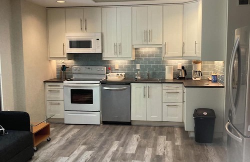 Bethesda Apartment | Nice renovated 2-bedroom apartment with AC in Bethesda