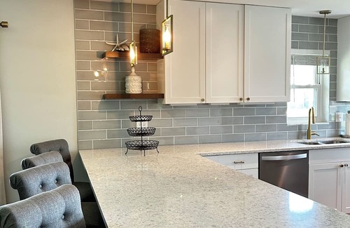 Bayshore Gardens House | Snowbird-Ready 2BR/2BA – 55+ Community 6 Miles to Anna Maria Island Beaches