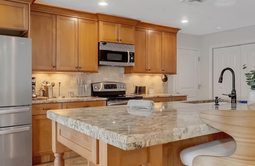 Riverview Estates House | Stunning Waterfront Views 3 Bedroom House Sarasota Near Siesta Key Sleeps 7