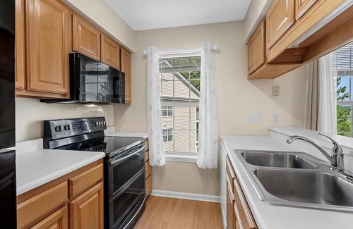 Waterford Plantation Condo | The Allure of an exceptional 2-bedroom, 2-bathroom top-floor end unit condo