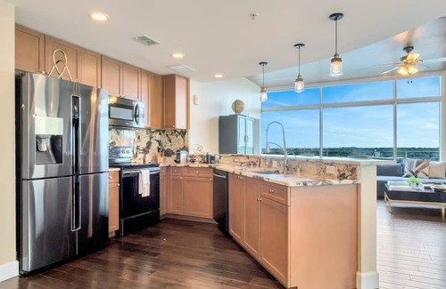South Eola Apartment | Penthouse with a View
