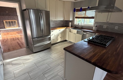 Moses Lake House | Spacious 5-bedroom Lakeview Home Centrally Located