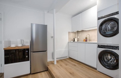 Forestville Apartment | Garigal Retreat with Pool access