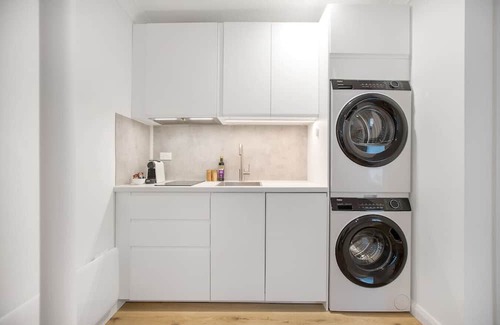 Forestville Apartment | Garigal Retreat with Pool access