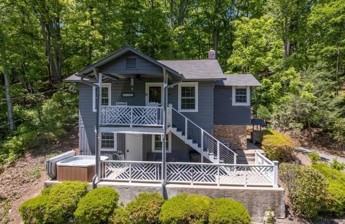 Lake Lure House | Wish Upon the Mtn: Lake Lure + Hot Tub + Views!