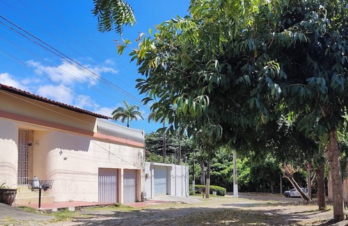 Patriolino Ribeiro House | House near Events Center with air conditioning