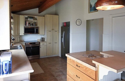 Freeland House | Sunrise Views with Holmes Harbor and Vineyard