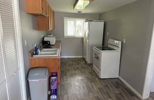 Bay City House | Comfy, cozy, and quiet. Very close to Kawkawlin River, access very close!