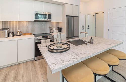 Big Bay Point Condo | 2 Bedroom Luxury Suite @ Friday Harbour Resort
