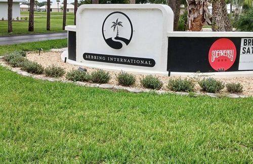 Highland Villa | Beautiful 3BR2BA FULLY FURNISHED ! Convenient to races,airport!