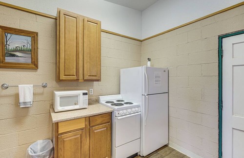 Lake Whitney Apartment | Easy Lake & Hiking Trails Access: Whitney Studio