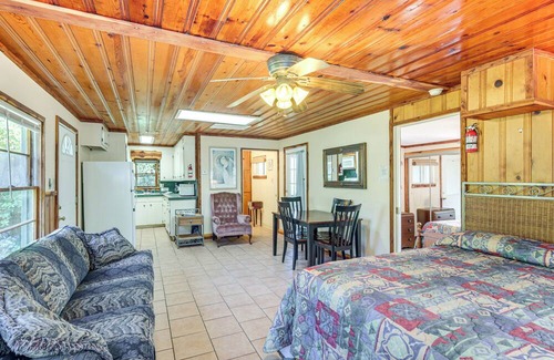 Lake Whitney Cottage | 2 Mi to Fishing on Lake Whitney: Cottage w/Deck