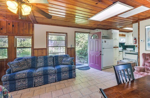 Lake Whitney Cottage | 2 Mi to Fishing on Lake Whitney: Cottage w/Deck