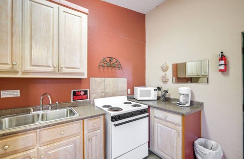 Lake Whitney Apartment | 2 Mi to Marina: Lake Whitney Studio Retreat!