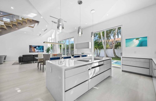 The Bluffs House | Luxury New Modern Beach Mansion in BEST Location!