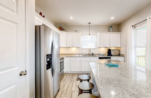 Gilchrist House | Gilchrist Beach 3BR | Walk to Beach & Deck