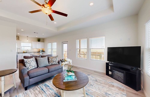 Gilchrist House | Gilchrist Beach 3BR | Partial Ocean Views & Walk to Beach
