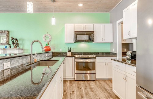 Gilchrist House | Gilchrist 4BR | Beachfront, Stunning Views, & Wraparound Deck