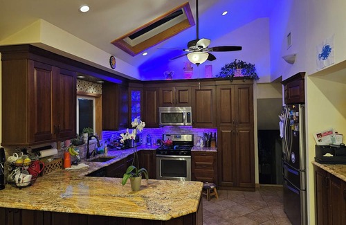 Old Bethpage House | Ryder cup 3-bedroom house pool hot tub AC in Plainview off greenbelt path