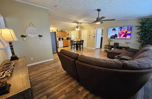 Taylor Creek House | FISHERMAN'S HIDEAWAY! Waterfront home on canal in Okeechobee!