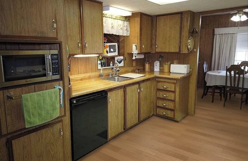 Parker House | 3-bedroom mobile home near the Colorado River