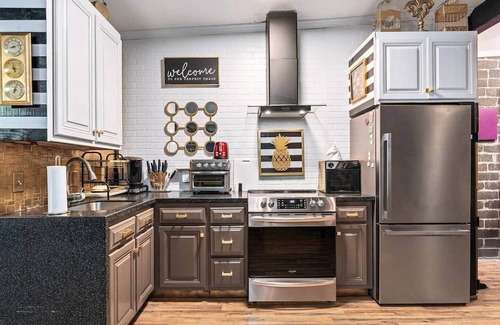 Downtown Harrisburg Apartment | Lavish Loft Open Concept Condo Close to Capitol