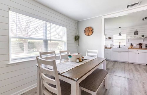 Seguin Other | Sleeps 12, 8 beds, 2 Units (3/2 & 1/1), 100% Fenced-In & Very Private by TLU