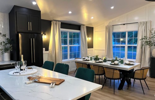 Mount Jackson House | Oak & Ember Lodge Modern Luxury Nestled in the Woods- Resort 2.2 miles away