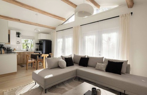 Front Royal Cabin | NEW Zen Cabin in the Clouds . Hot Tub, Wineries, Skyline