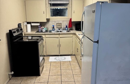 Beaumont Apartment | The Red Door - 1 Apartment, you’re welcomed with love!
