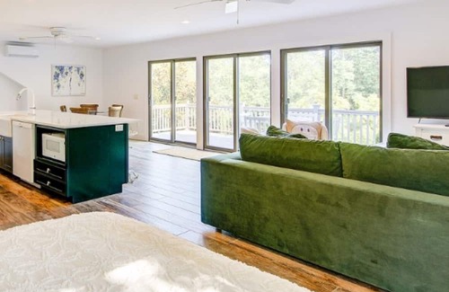Aquebogue Apartment | North Fork Charmer