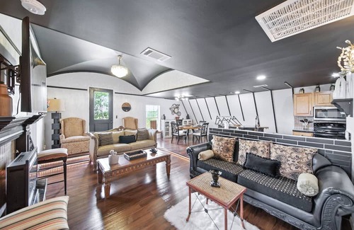 Brushy Creek House | Vincent's Luxury stay- 3-bedroom house in Cedar Park. Private secluded area.